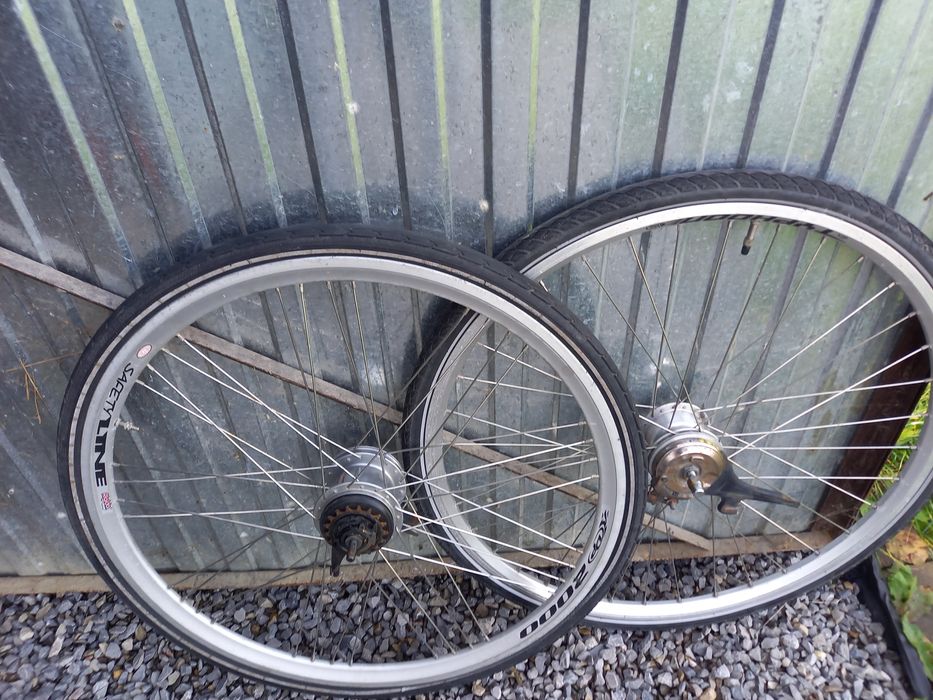 Komplet koła 28cali tył nexus8 przód nafdynamo