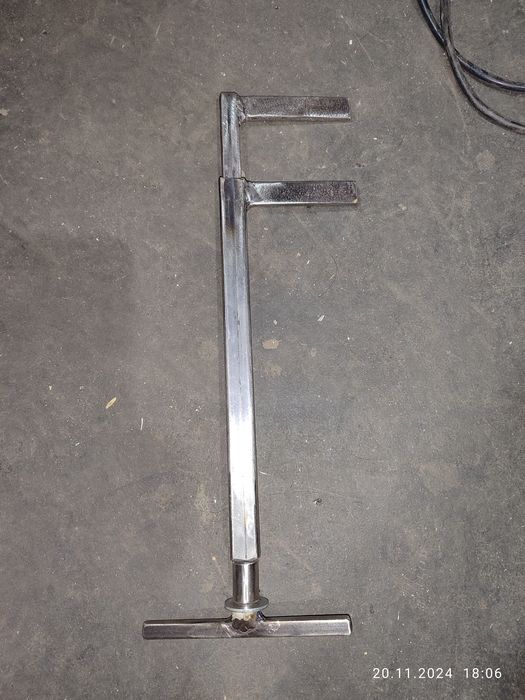 2 дзеркала, б/в, струбцина для монтажу саленблоків, патрон дрелі