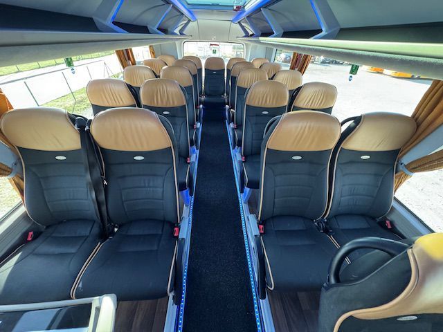 Neoplan Skyliner  Pierwszy właściciel