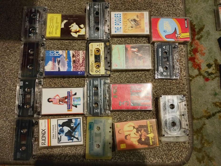 10 kaset magnetofonowych