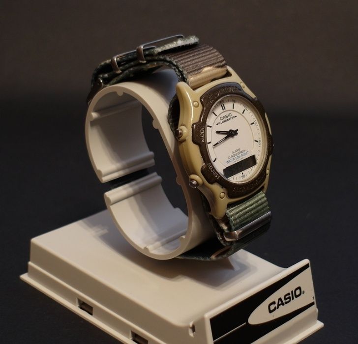 Zegarek Casio AW 45 illuminator