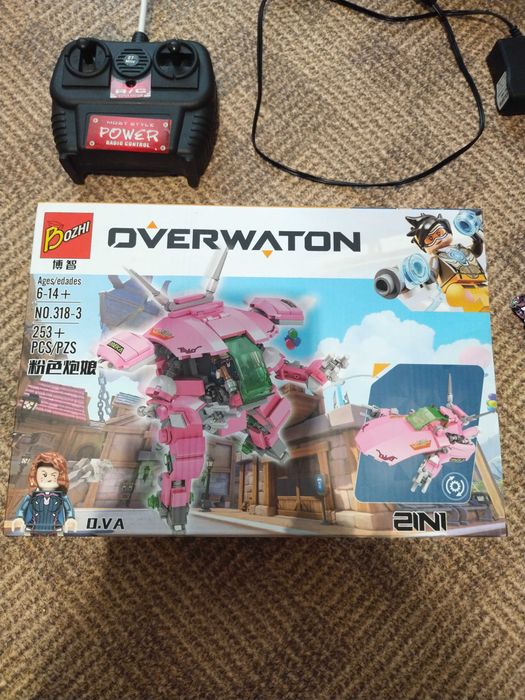 Машина і вертоліт на управлінні, конструктор робот