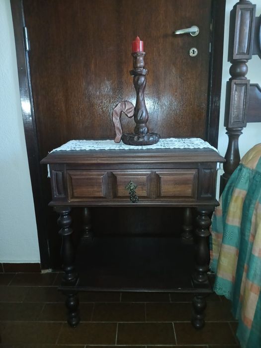 Dou moveis aos interessados levantar no local