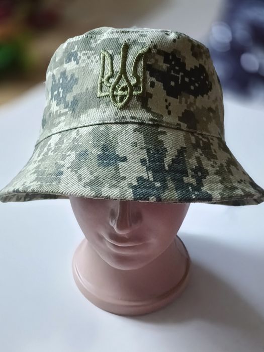 Панама с пикселем Герб