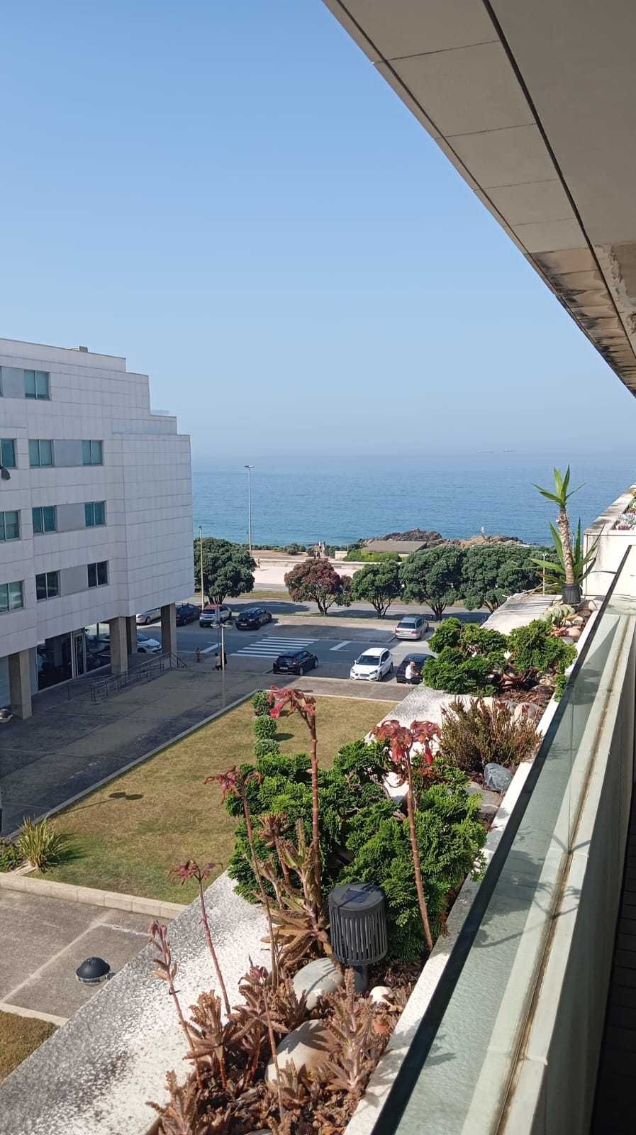T2 Arrendamento em frente Praia Boa Nova