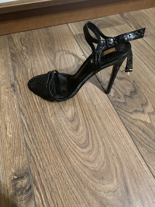 Класичні босоніжки