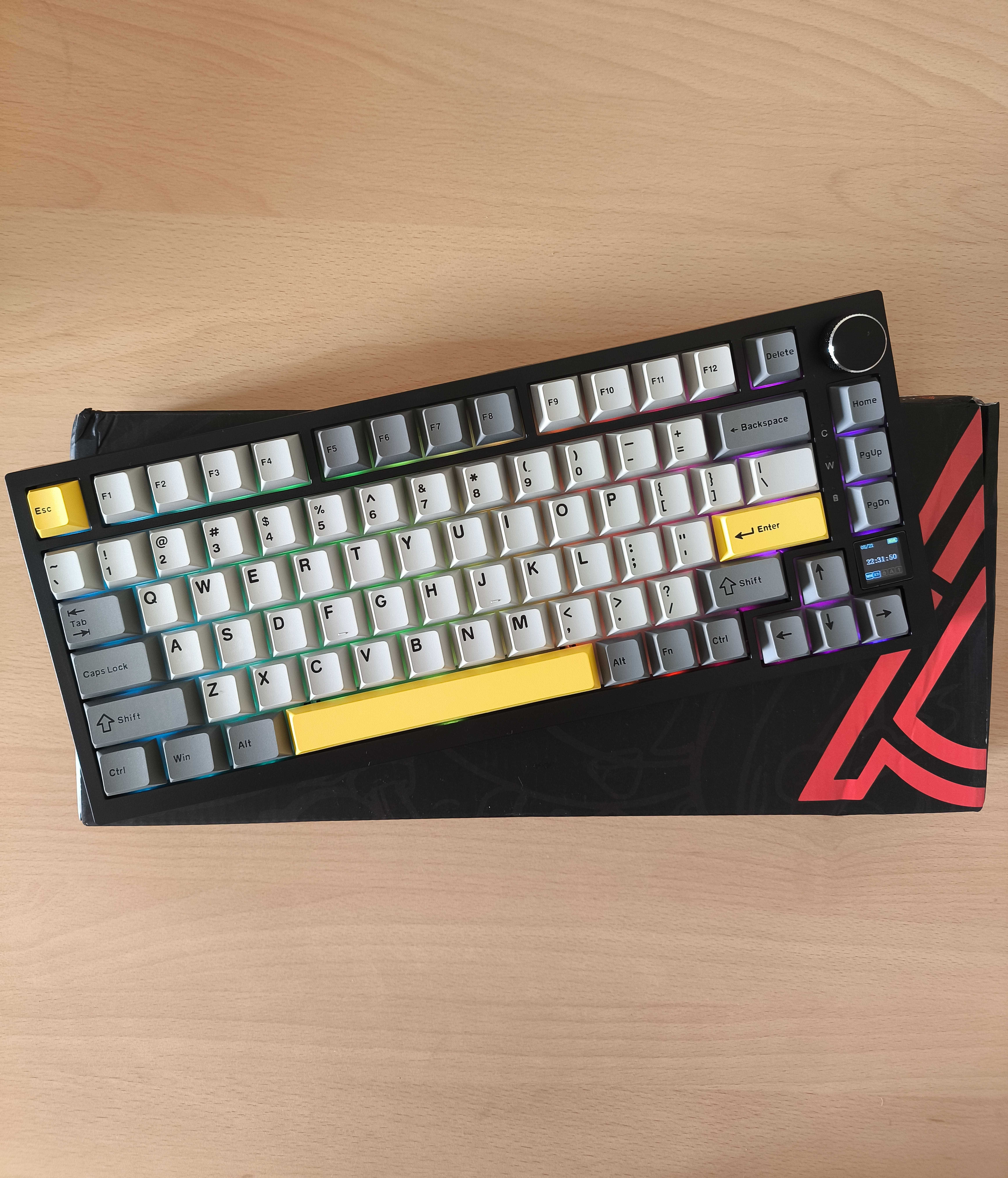Ajazz Pro 820 PRO - Teclado 75% Mecânico e Wireless