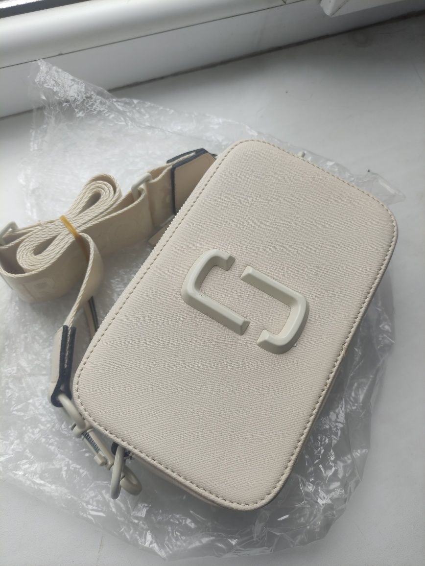 Жіноча сумка клатч Chanel 25 см із натуральної шкіри біла на ланцюжках
