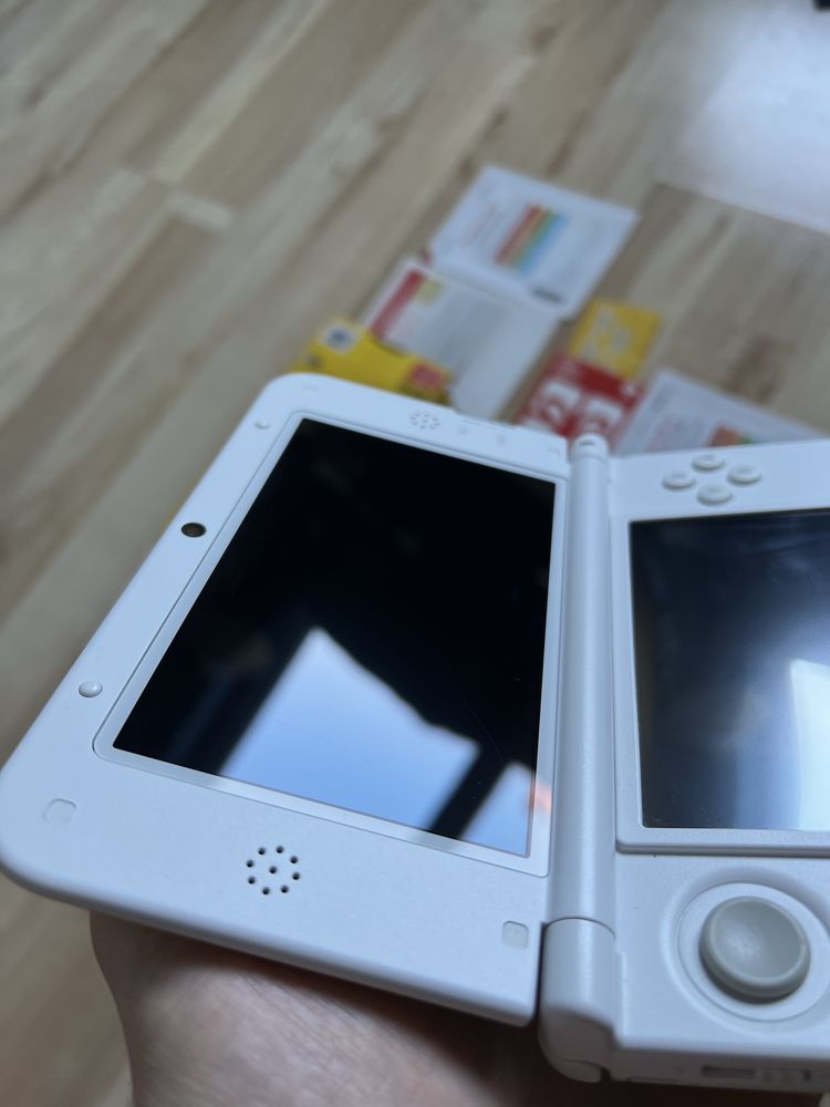 Nintendo 3DS XL Pikachu edition