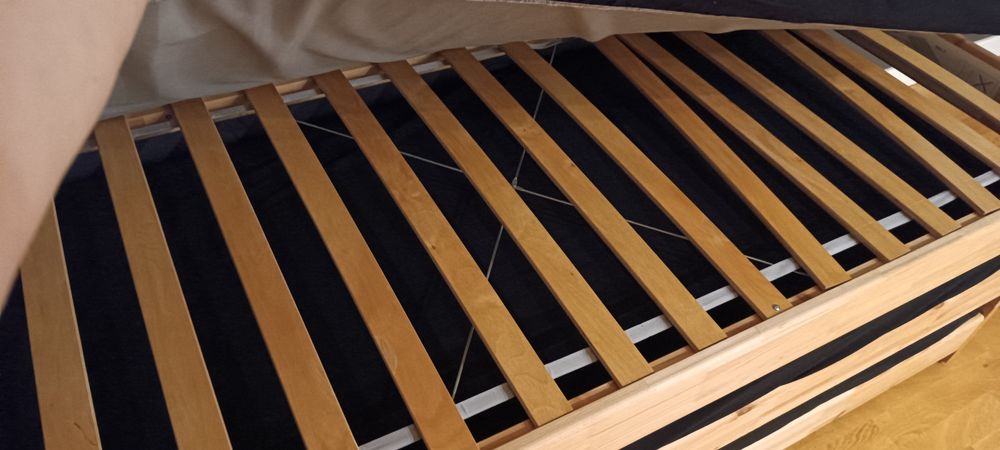Łóżka sosnowe sztaplowane 3 sztuki,  ikea