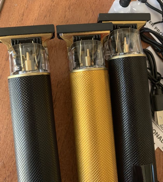 Універсальна професійна машинка для стрижки волосся,бороди