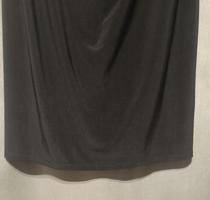 Czarna sukienka dekolt fala Xxl na