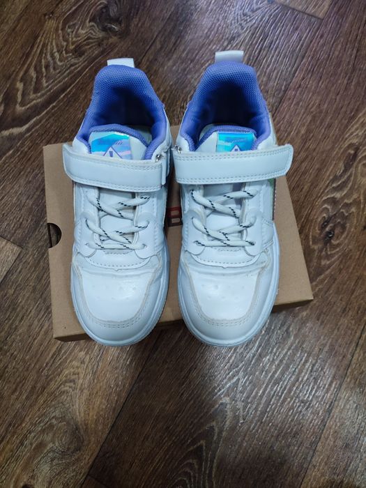 Кросівки для дівчаток