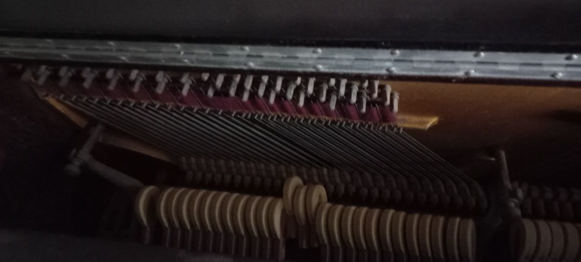 Pianino ponad 100 lat