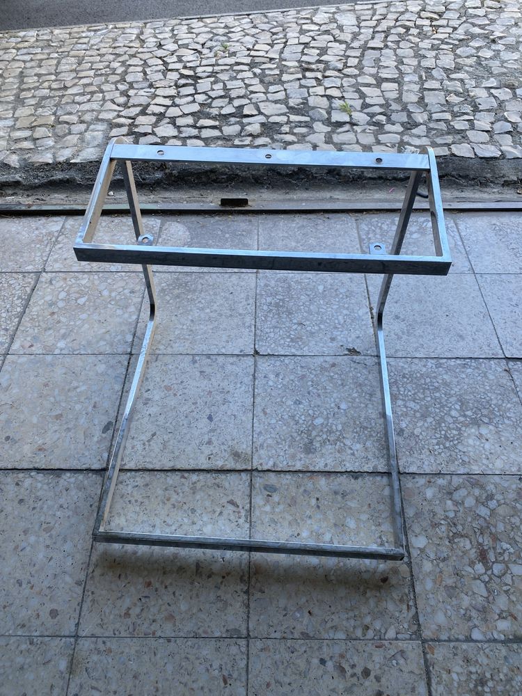 Pes para cadeiras em cromado