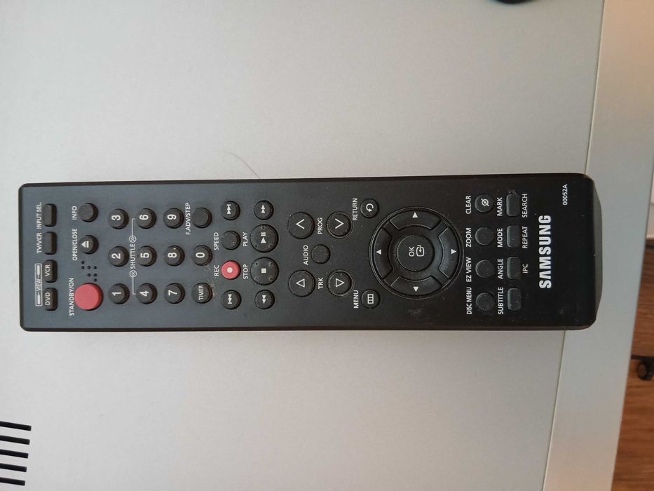 Видеомагнитофон VHS + DVD samsung dvd-v5600