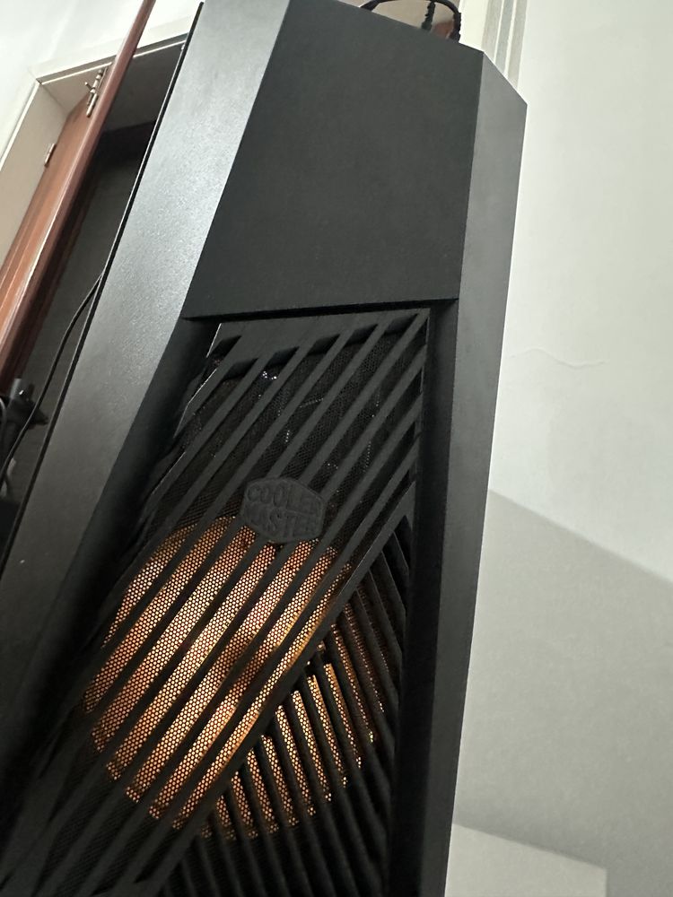 Setup RTX gaming torre e monitor