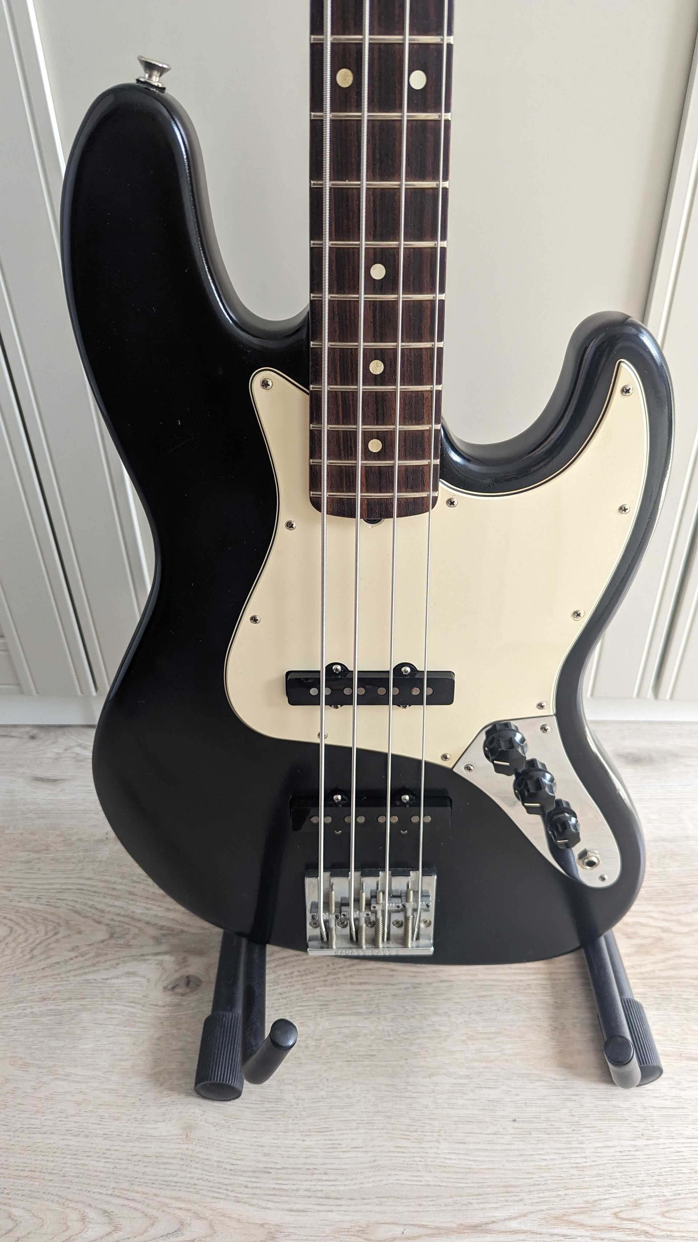 Fender Jazz Bass USA 2006 mostek Badass bridge