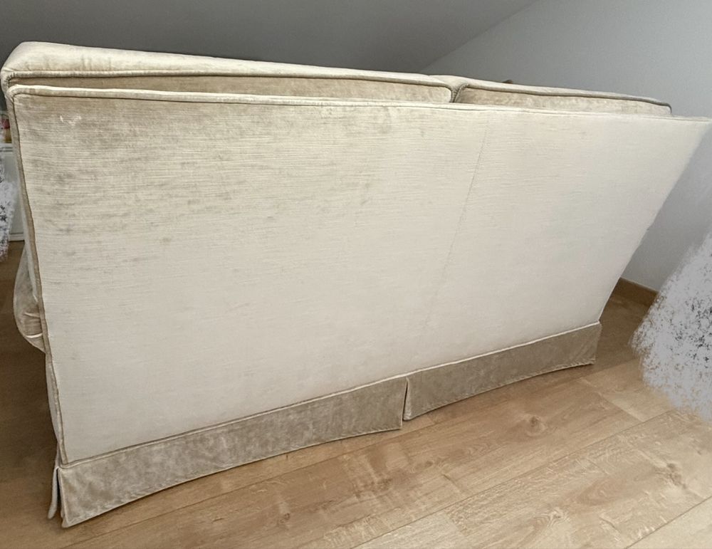 Sofa de 2 lugares em veludo, almofadas retiram se para limpeza