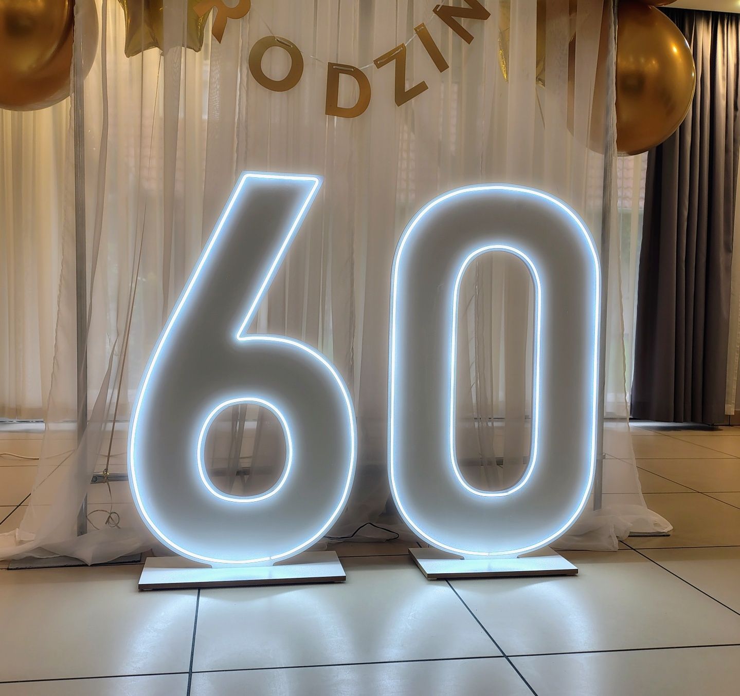 Cyfry  podświetlane 0,1,2,3,4,5,6,7,8,9 neon LED