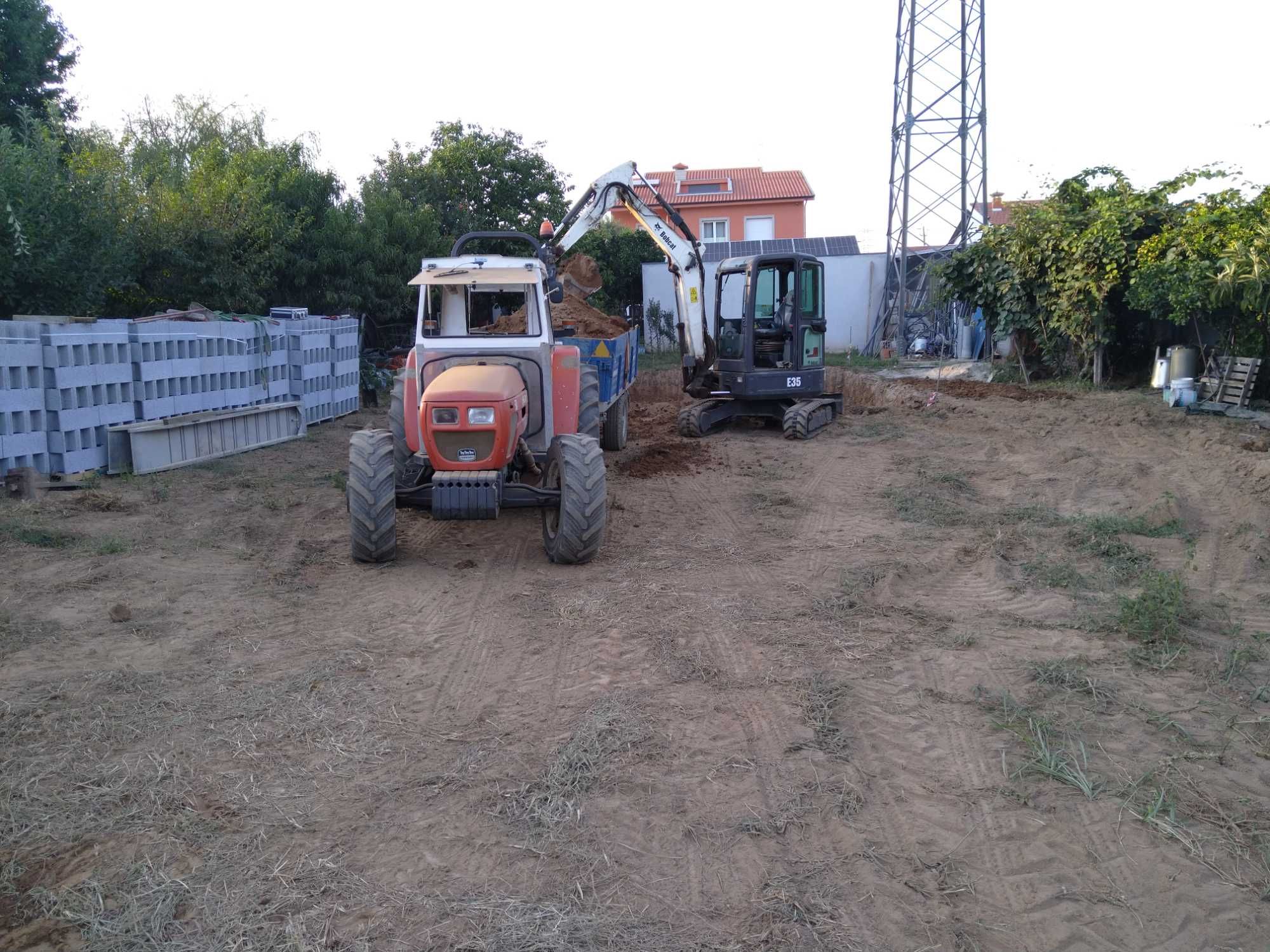 Serviços pequenos escavação, demolição,Bobcats+ carrinhas ou tratores