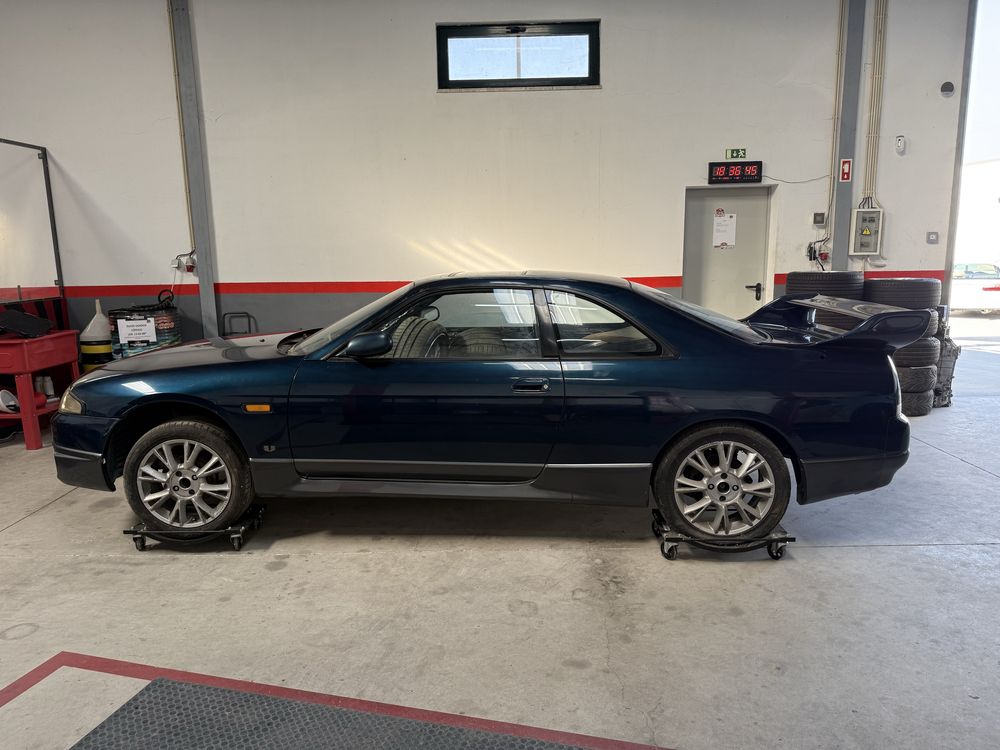 Nissan Skyline R33 - Rolling Shell