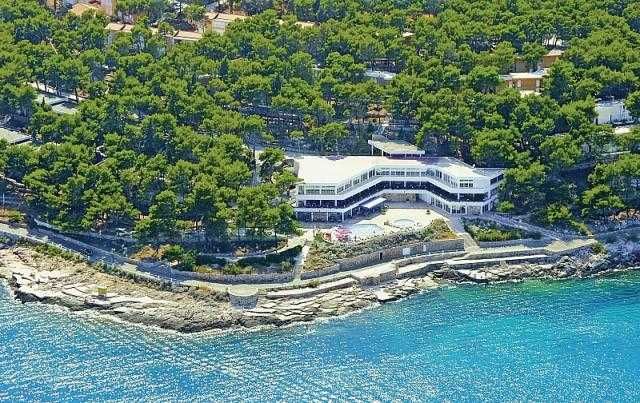Wczasy w Chorwacji na wyspie Hvar Hotel Fontana Resort