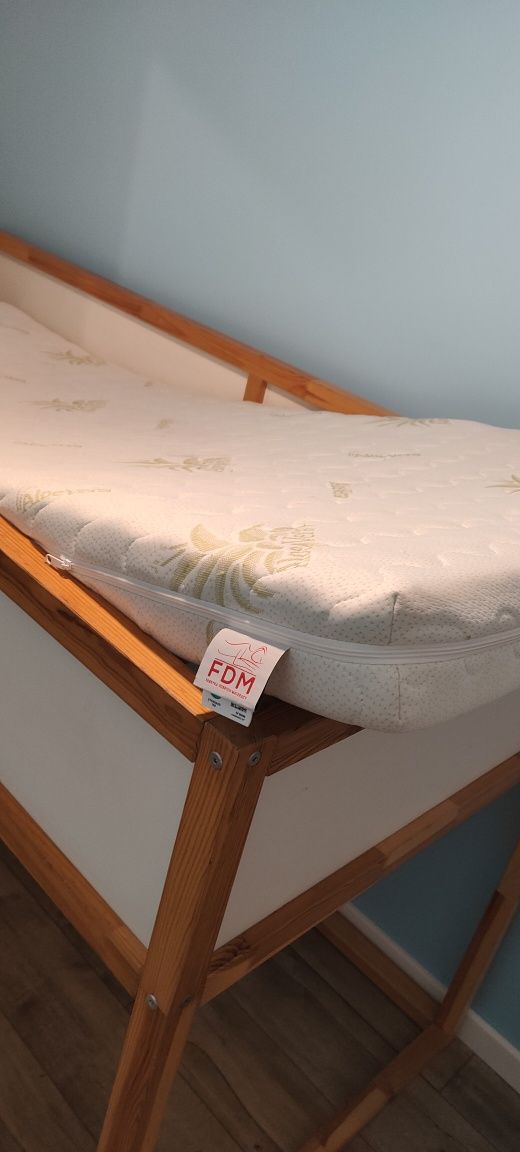 Łóżko Ikea Kura z materacem + baldachim