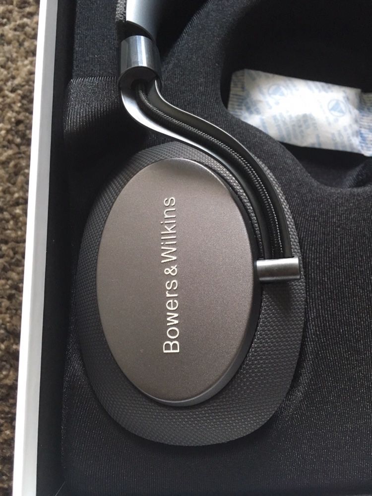 Bowers & Wilkins PX