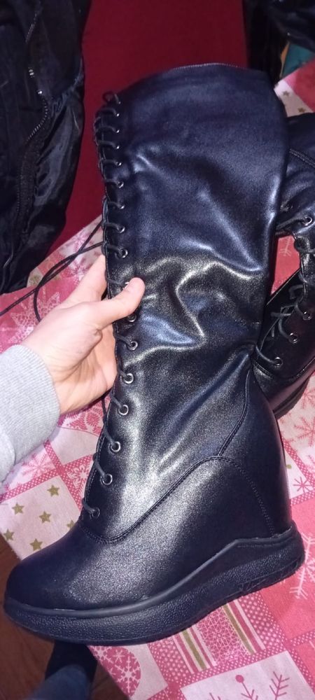 Botas com cunha numero 36