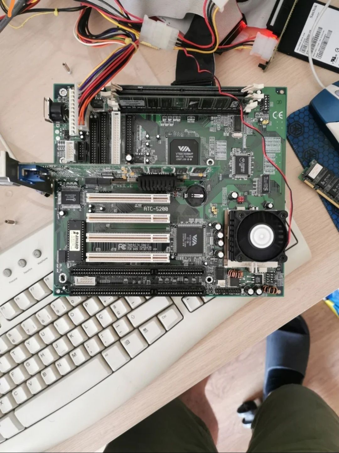 Placa Mãe Super Socket 7 - AMD K6-2 400MHz 128ram