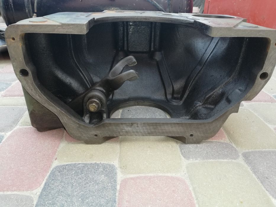 Кожух картер маховика Mersedes 609