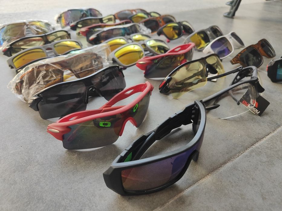 Vários óculos sol novos Ken Block