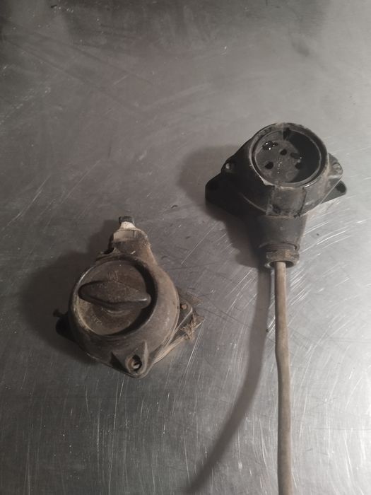 Bakelit włącznik i gniazdo PRL