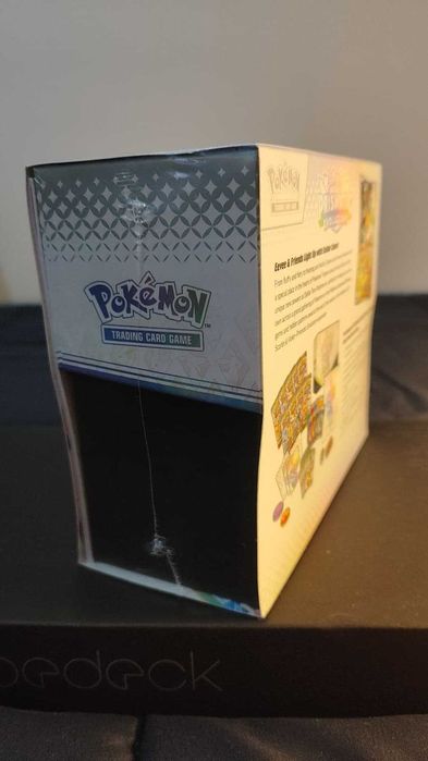 Pokémon Prismatic Evolutions ETB (English) Selado