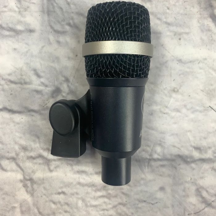 AKG D40   “NOVO”