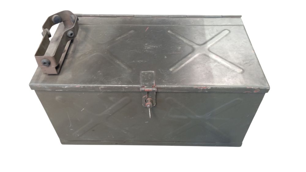 Skrzynie wojskowe narzędziowe demobil