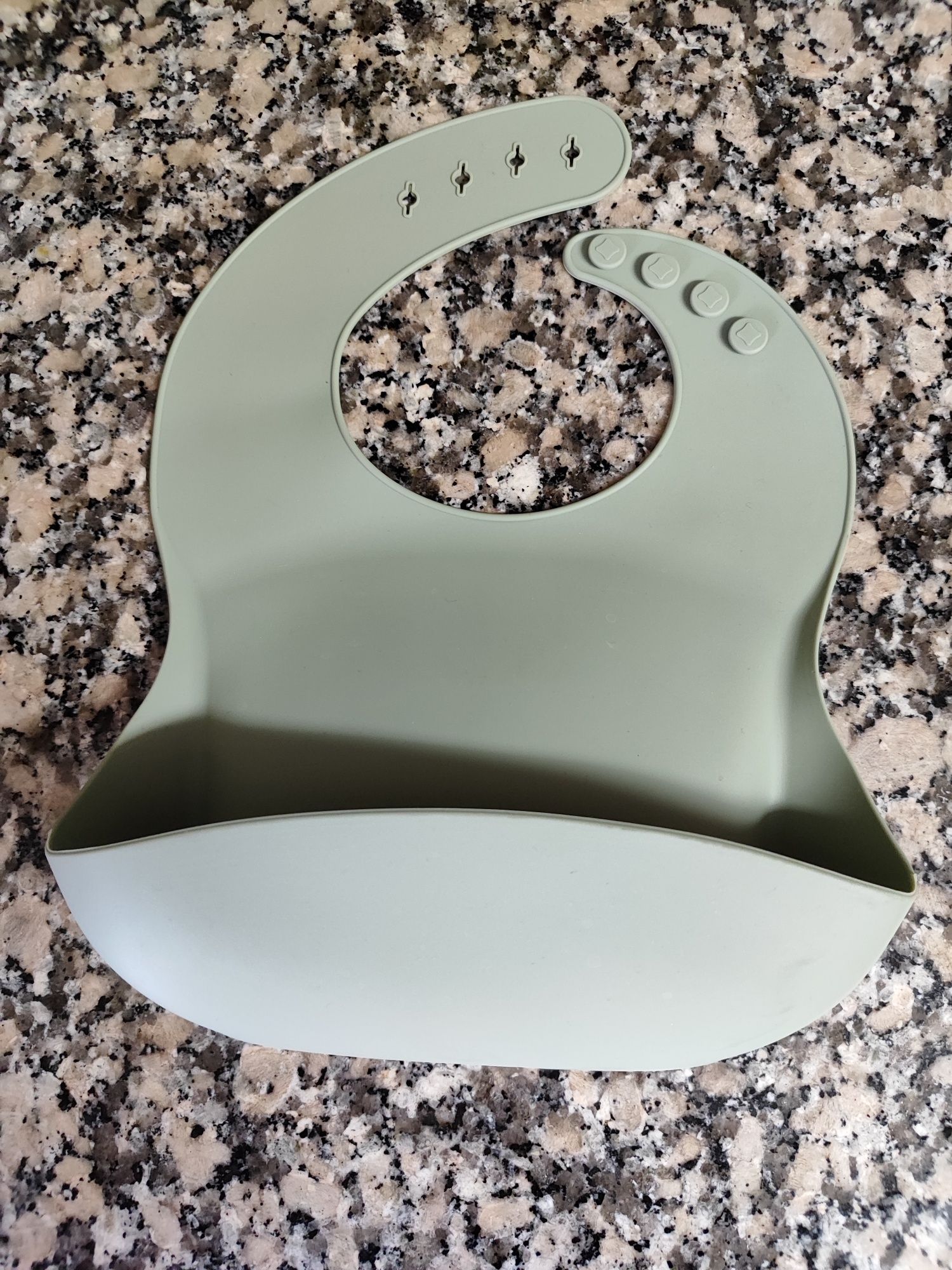 Conjunto de vários itens para refeição bebé