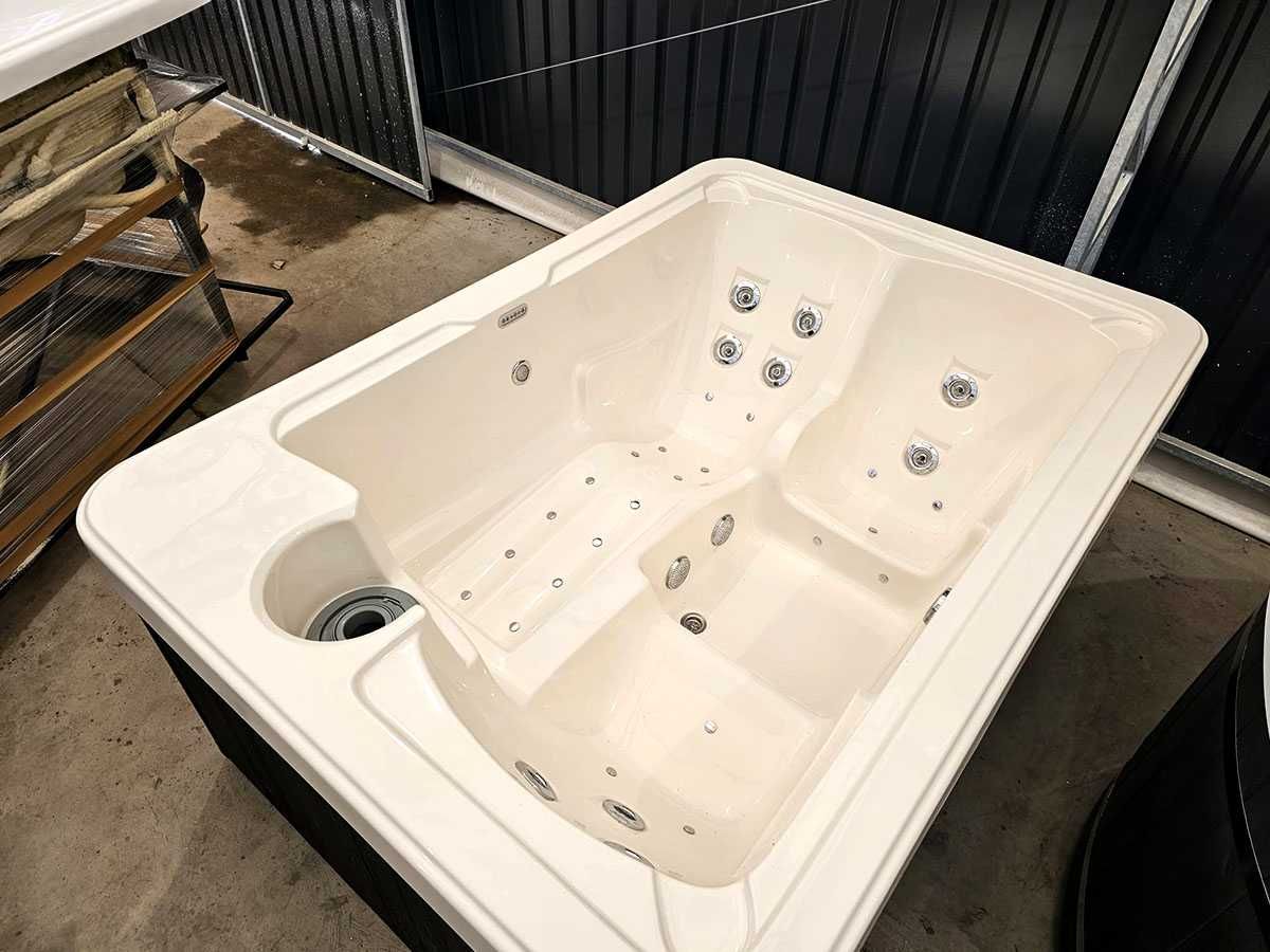 Jacuzzi SLIM 3os mini jakuzzi slim OD RĘKI balia spa HOT TUB EUROLINE