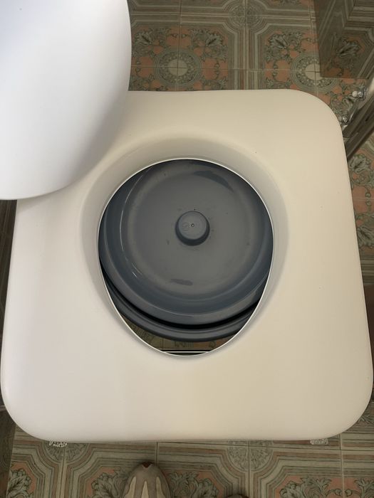 Vendo cadeira de rodas higiénica