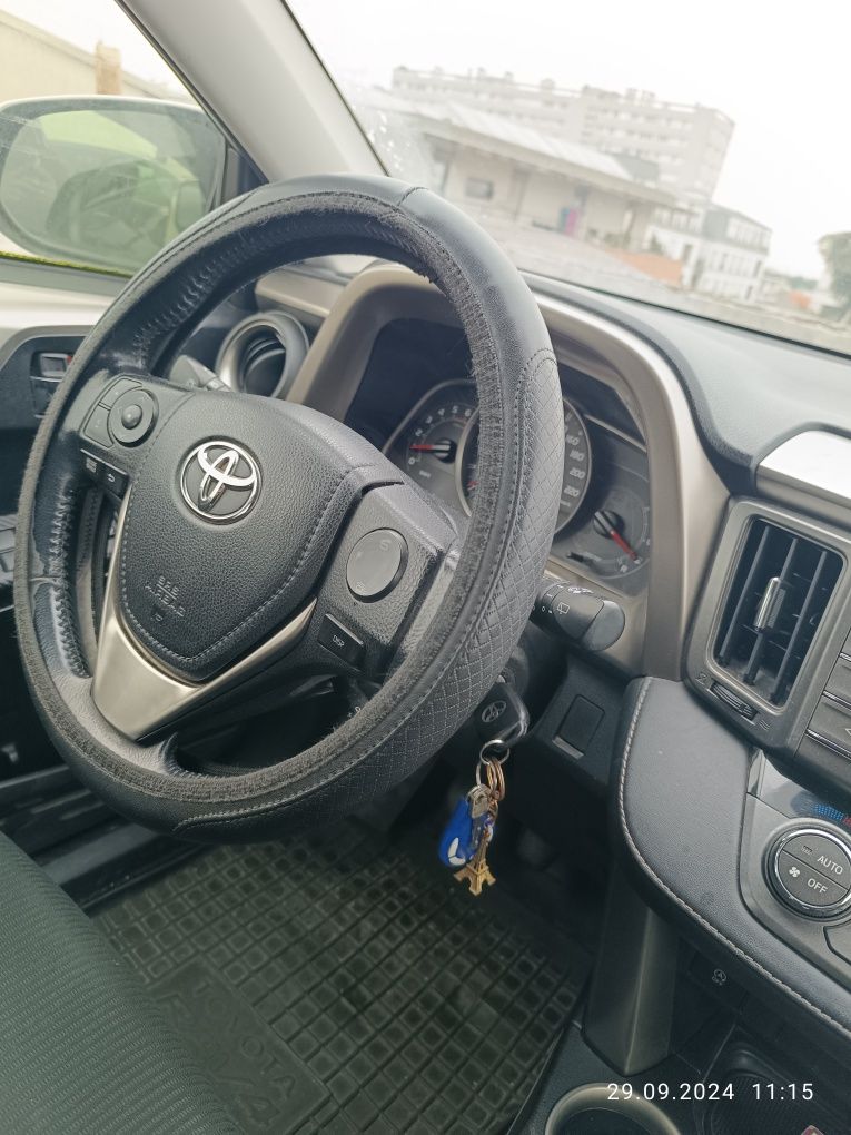 Toyota RAV 4 дизель 2015 року