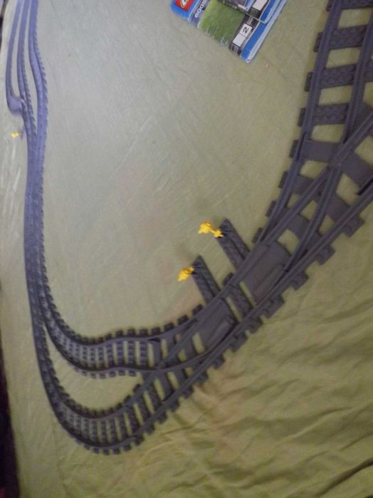 Продаю 4 набори LEGO потяг 60052 електричка 60051 рейки 7895 *2