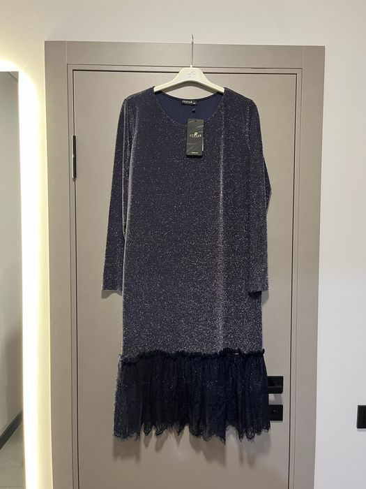 Синя сукня з блискітками та мереживом нова, guitar 42 L з бірками