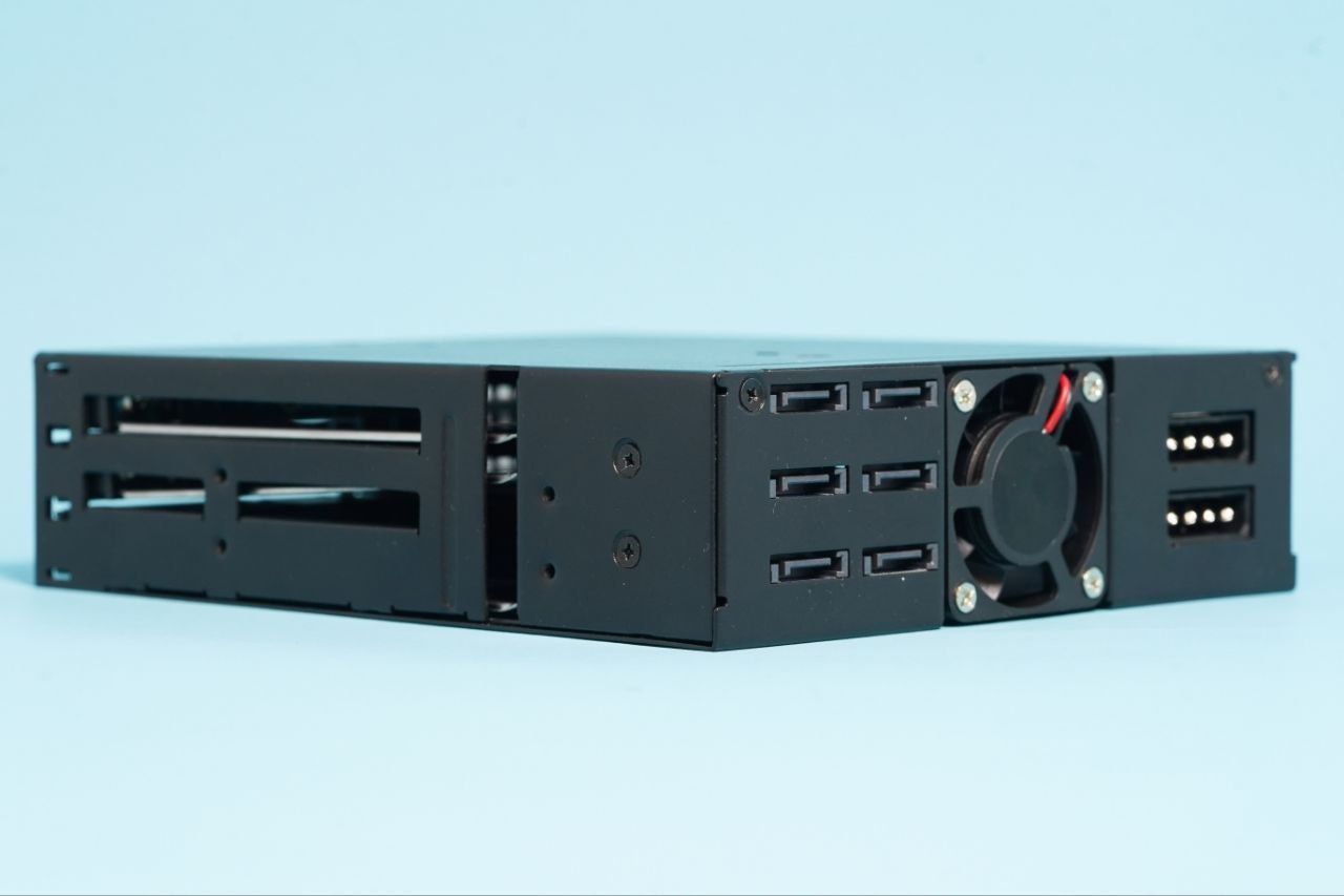 Корпус для жесткого диска CARRYKT MR-6601 с 6 отсеками для хранения да