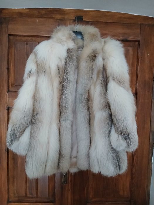 Futro z lisa używane długość 81cm szerokość od pachy do pachy 55cm