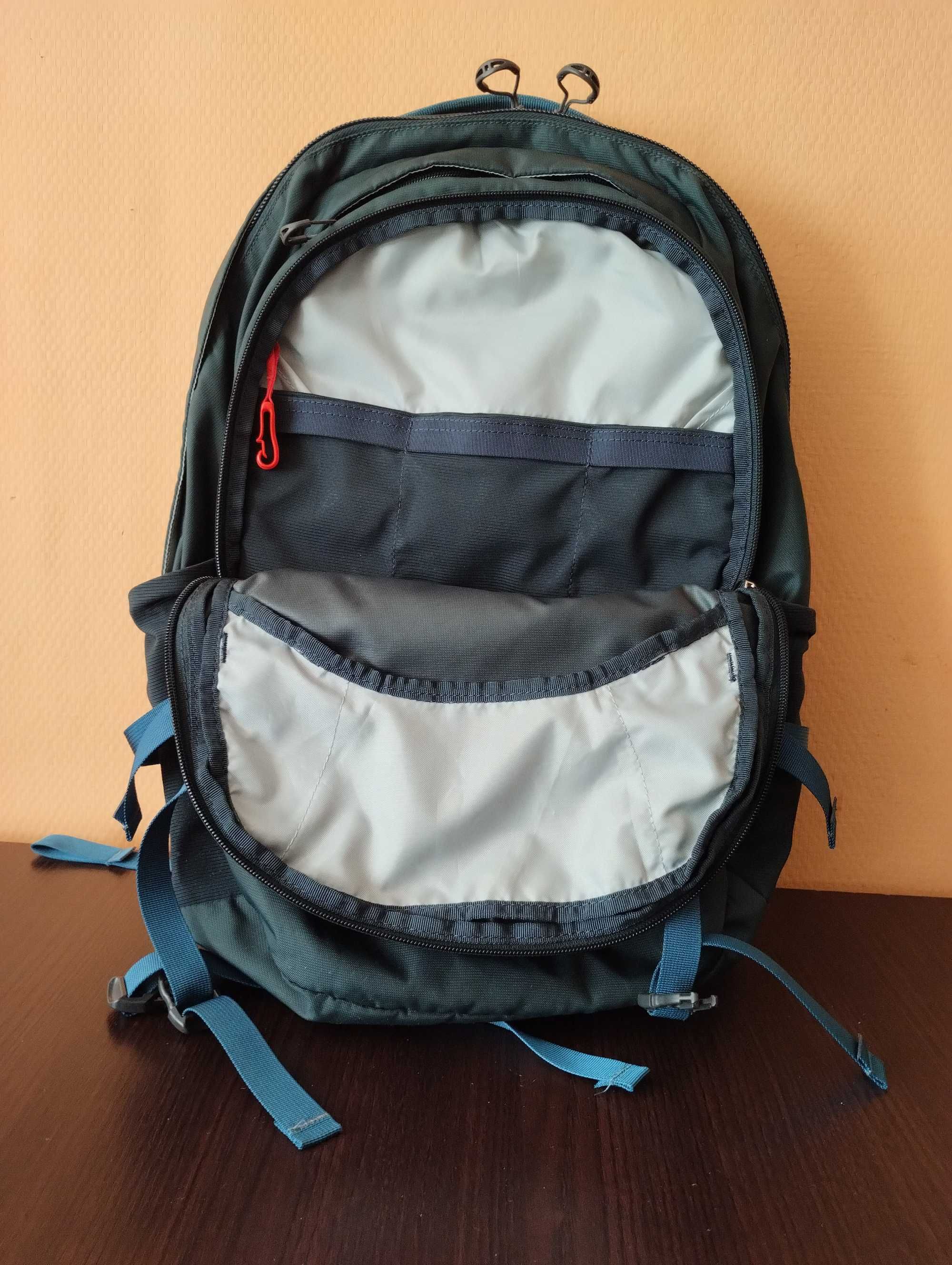 Osprey Nebula 34 - Miejski plecak na laptopa (34L)