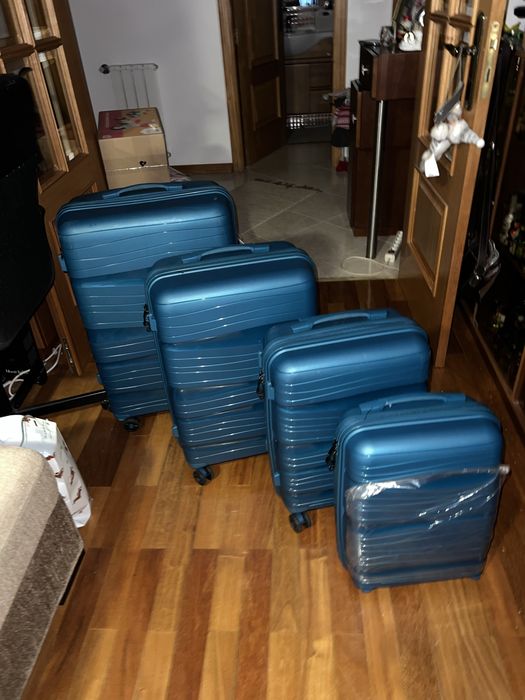 Vendo 4 malas de viagem