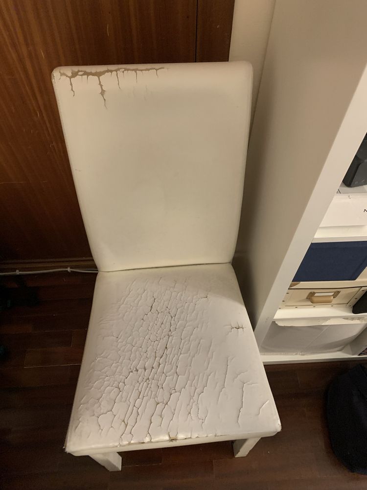 Cadeira IKEA branca