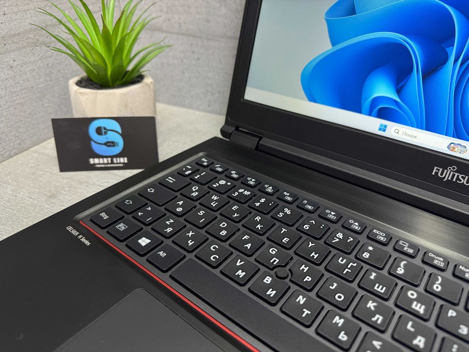 Ігровий ноутбук Fujitsu H780/i7-8750H/15.6"/32gb ddr4/512 ssd/Nvidia