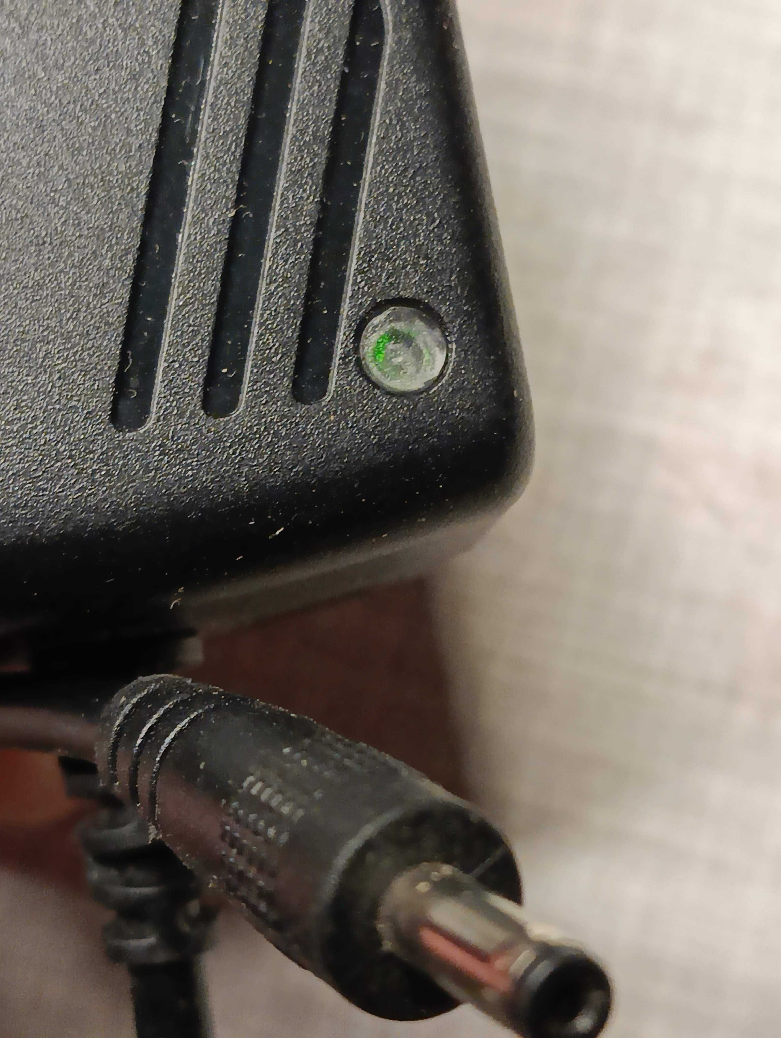Блок питания живлення зарядное 4.2V 2.0A (3.5mm)
